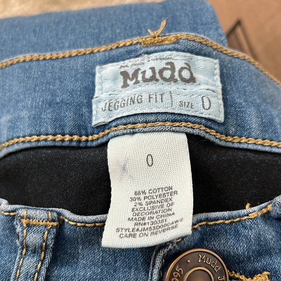 Mudd Jegging Fit Skinny Jeans - Picture 3 of 9